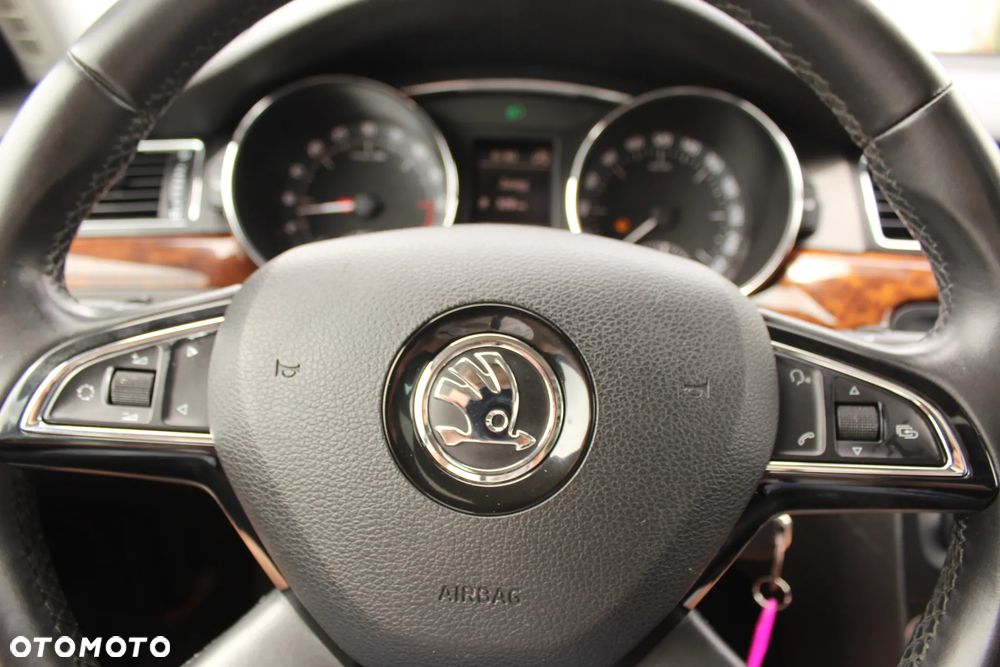 Skoda Superb 1.6 TDI Exclusive - 19