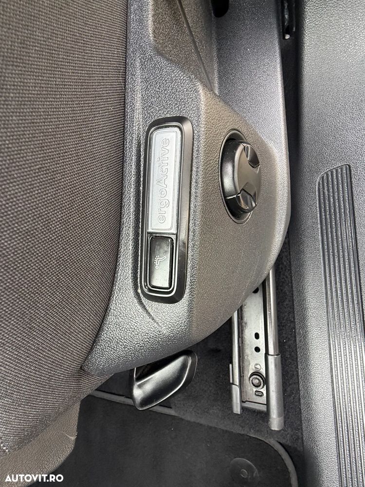 Volkswagen Tiguan 2.0 TDI SCR DSG ACTIVE - 19