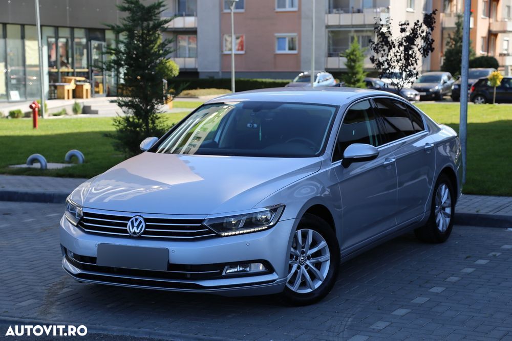 Volkswagen Passat 2.0 TDI DSG Comfortline - 1