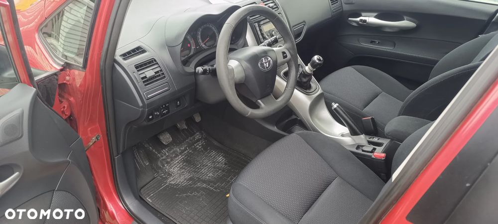 Toyota Auris 1.6 Luna - 4