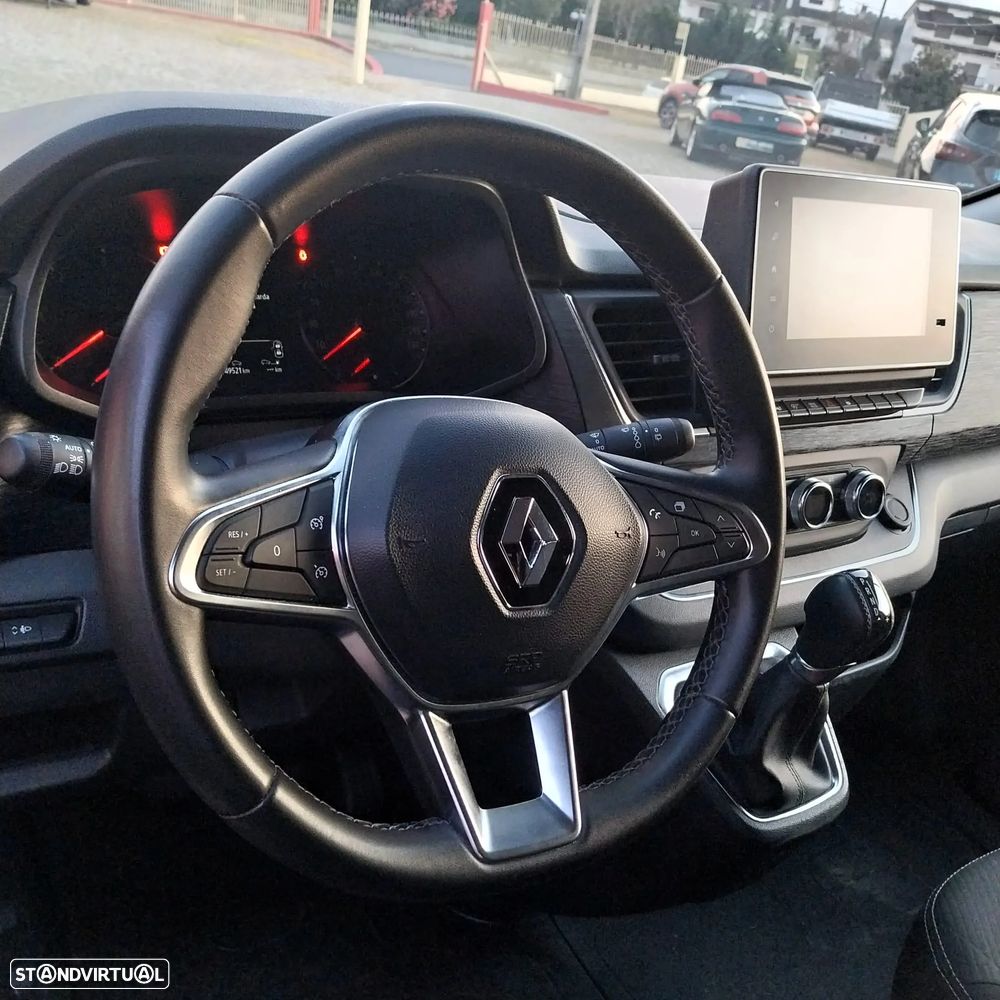 Renault Trafic 2.0 dCi L2H1 1.2T EDC - 32