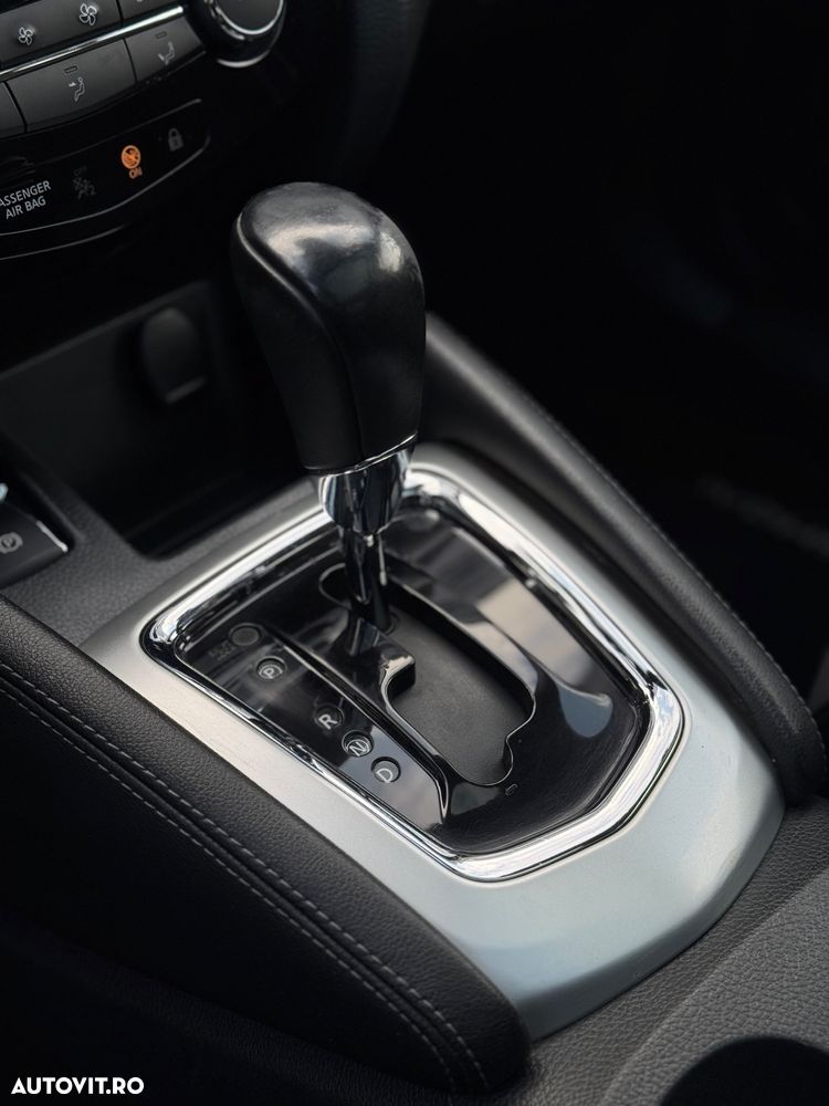 Nissan Qashqai 1.2 DIG-T Xtronic ACENTA - 10