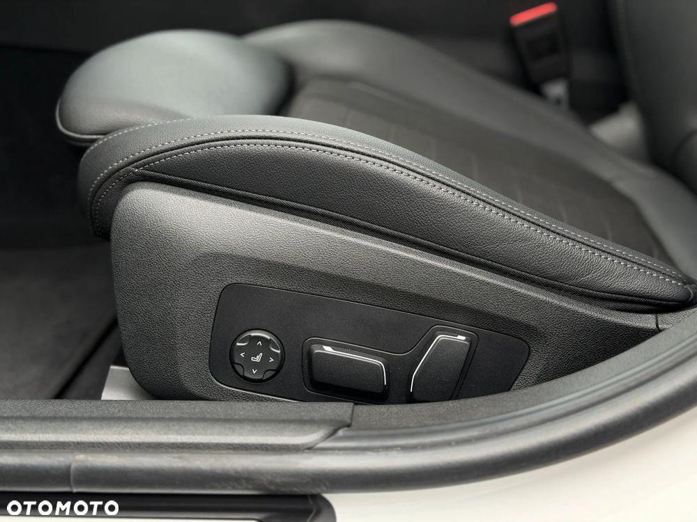 BMW Seria 3 318i M Sport - 16