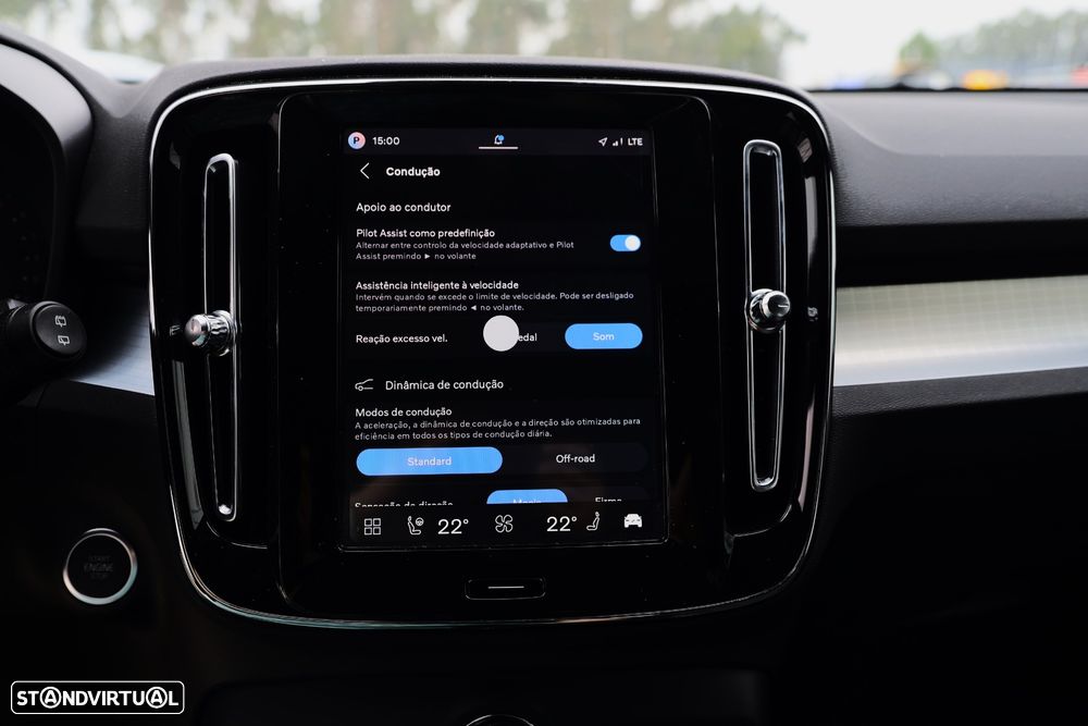 Volvo XC 40 2.0 B3 Plus Dark - 24