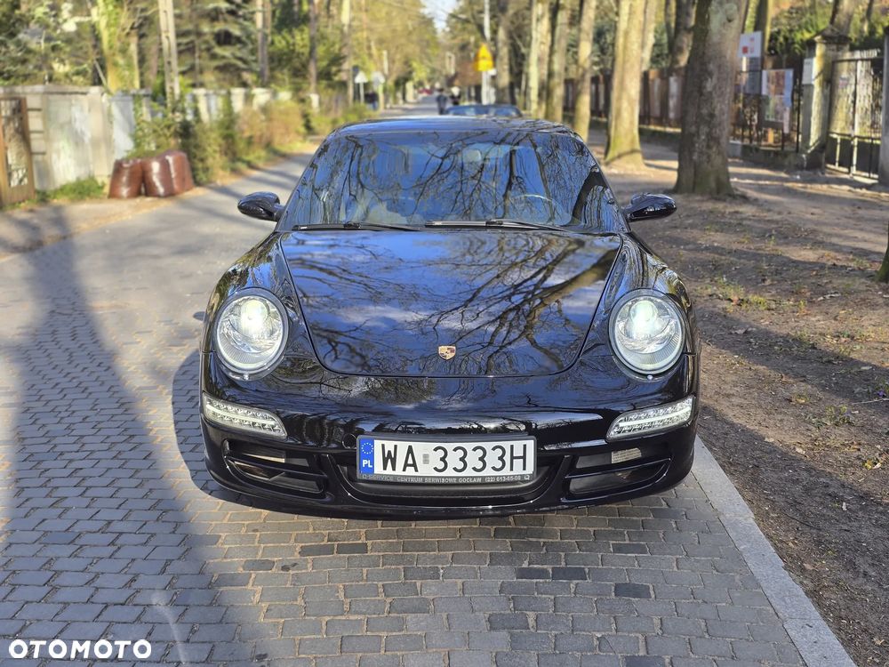 Porsche 911 Carrera - 4