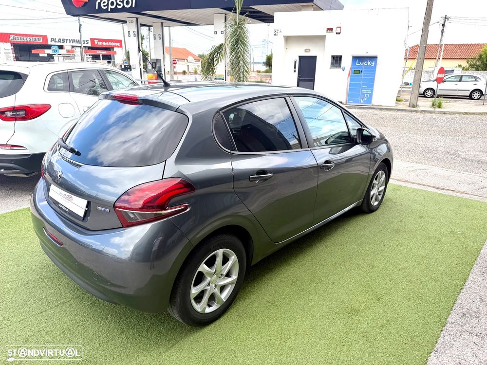 Peugeot 208 1.6 BlueHDi Style - 6