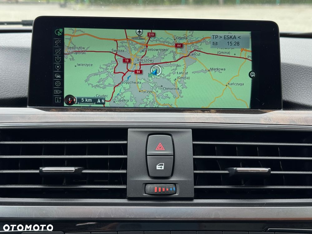 BMW Seria 3 320d Touring xDrive Luxury Line - 30