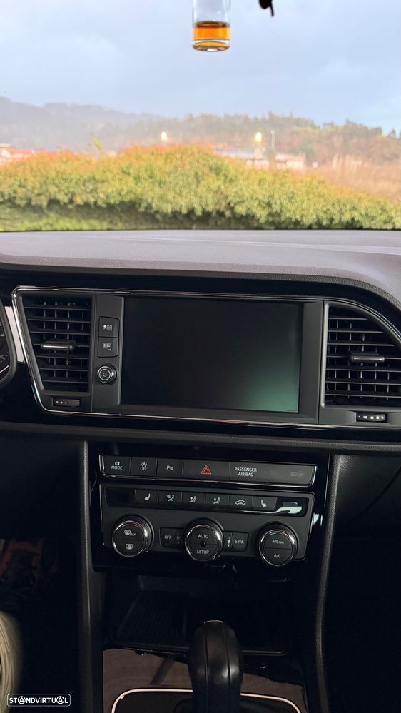 SEAT Leon 2.0 TSI DSG OPF FR - 11