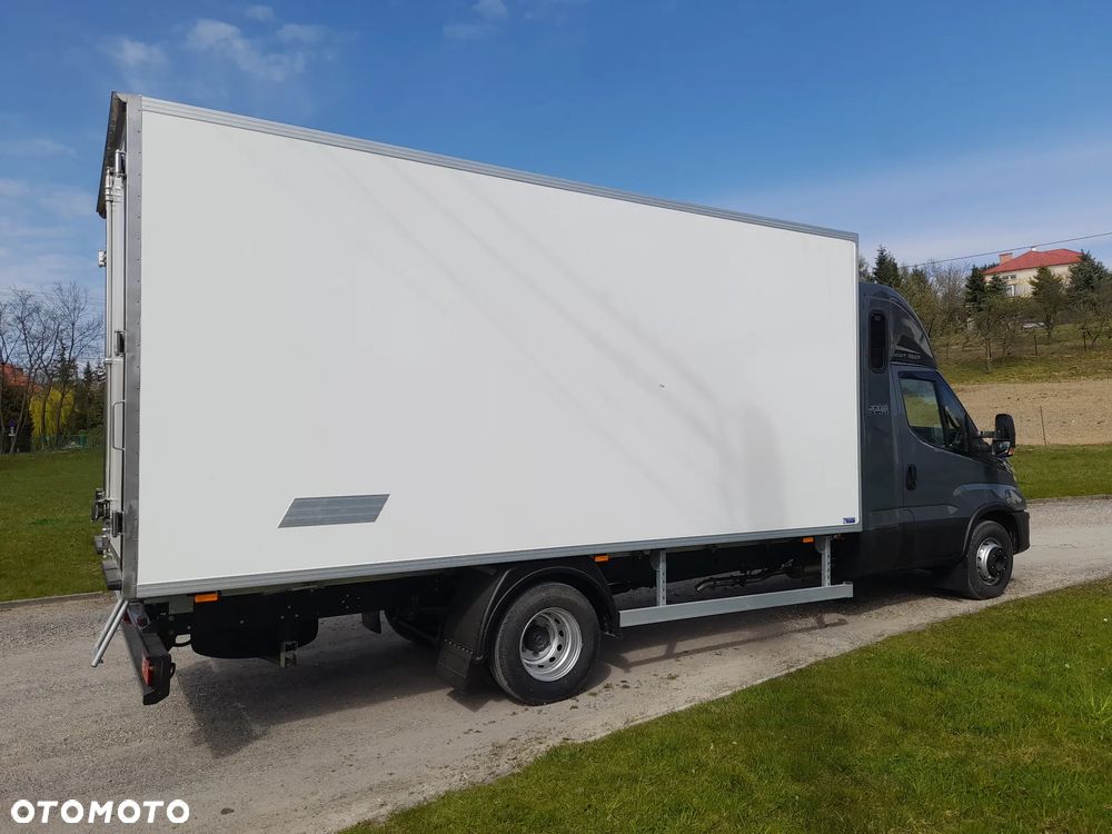 Iveco DAILY 70C18 72C18 --NOWY-- dmc 7,2T 180Koni MROŹNIA -20+30 ZASILANIE ZEWNETRZNE chłodnia kontener SYPIALNIA  model PRZED liftingiem!!! bez radarów bez wagi!!! POLSKI SALON -- NOWY-- GWARANCJA-- - 5