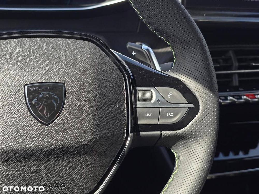 Peugeot 2008 PureTech mHEV GT e-DCS6 - 11