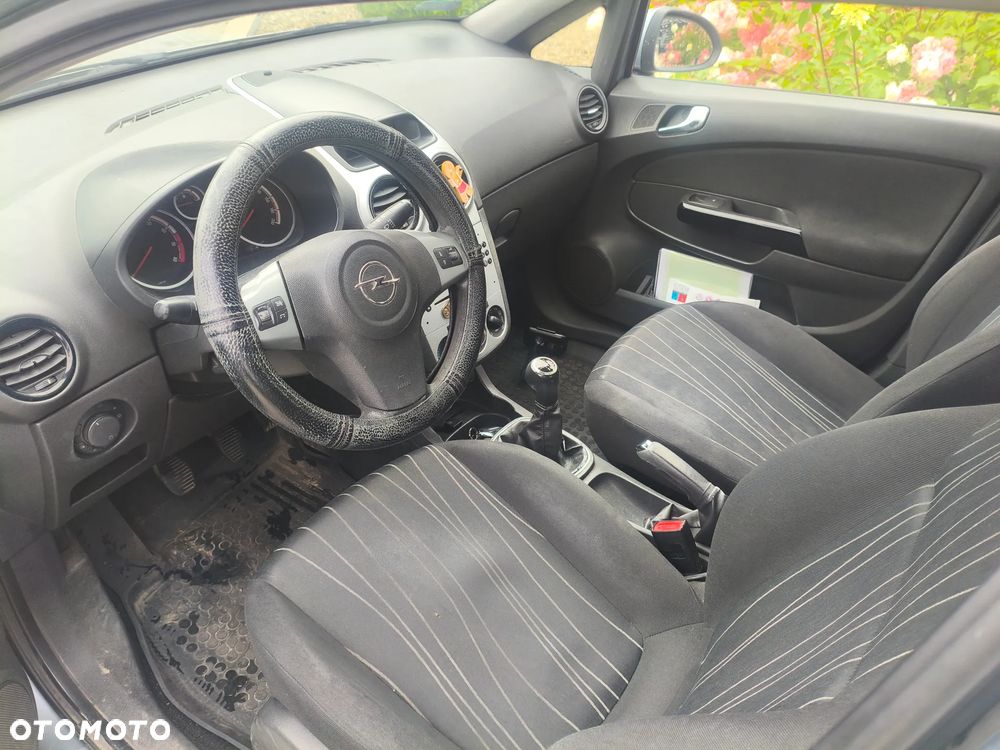 Opel Corsa 1.2 16V Cosmo - 6