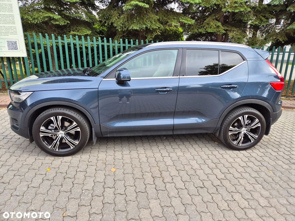 Volvo XC 40 B4 B AWD Inscription - 4