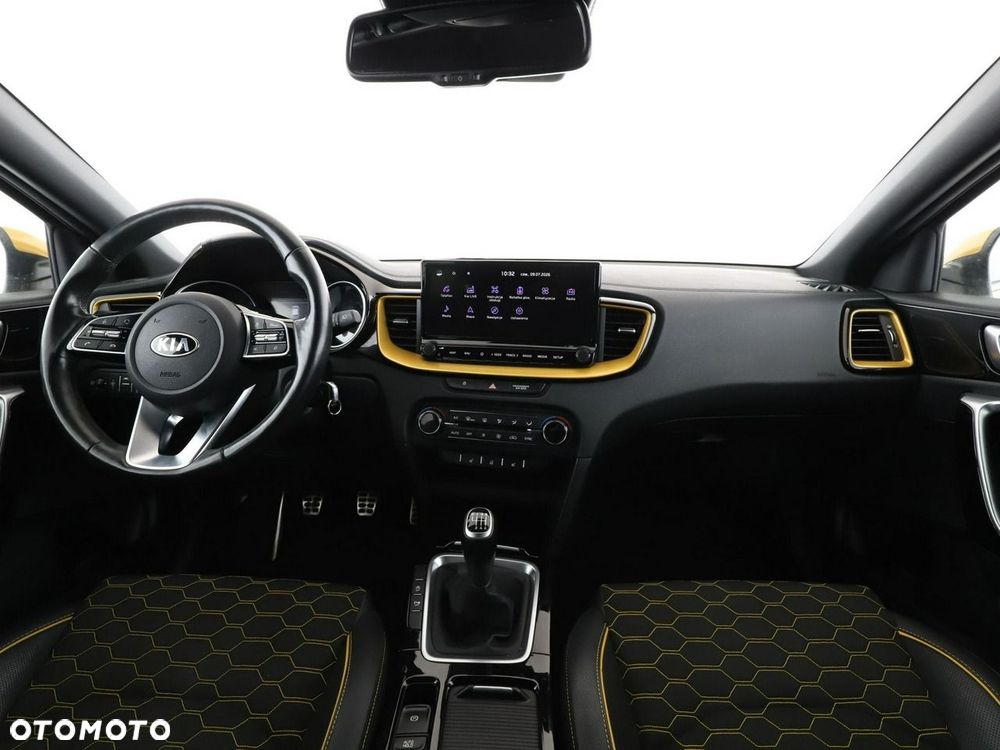 Kia XCeed - 16