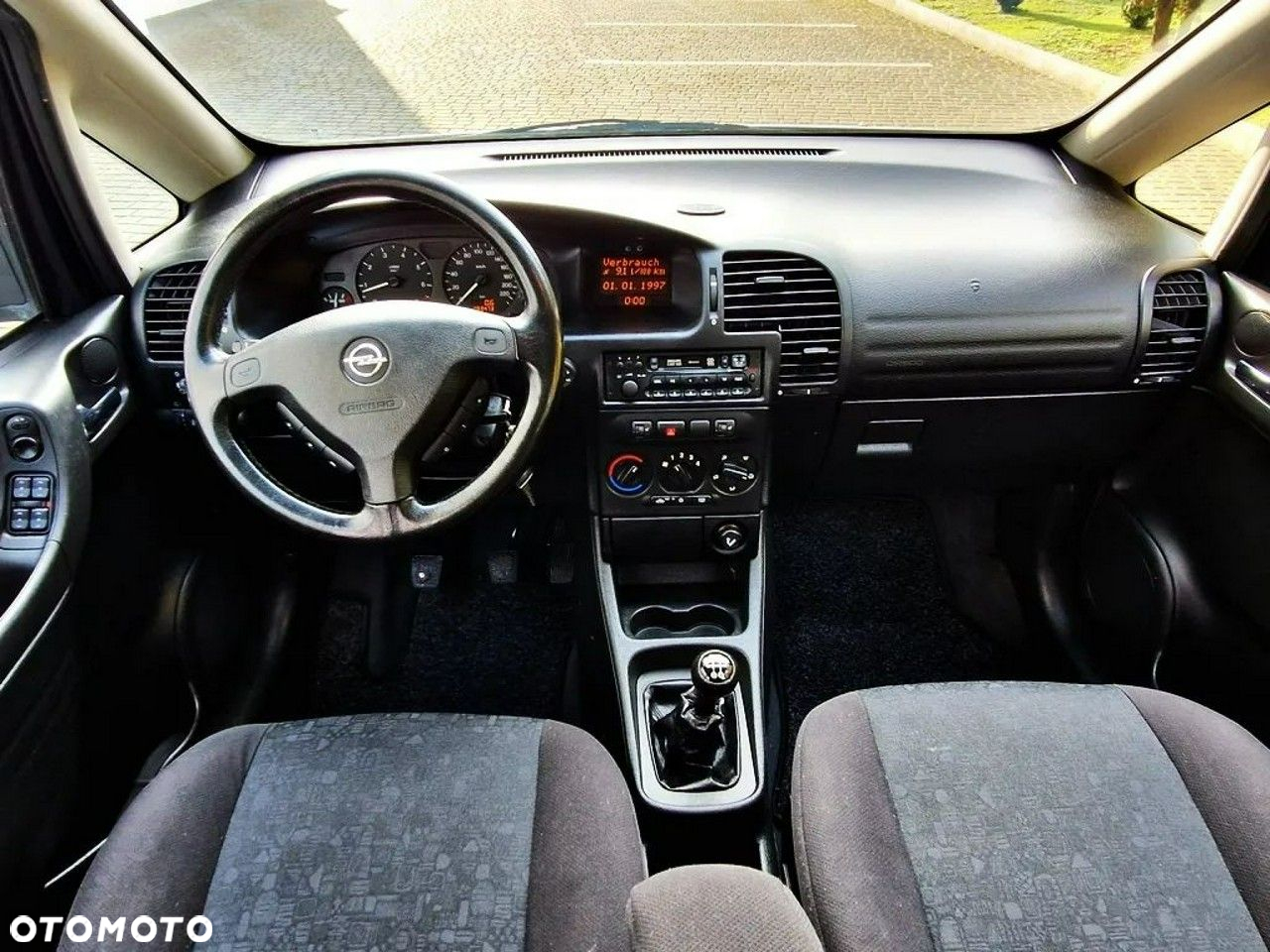 Opel Zafira 1.6 16V Elegance - 11