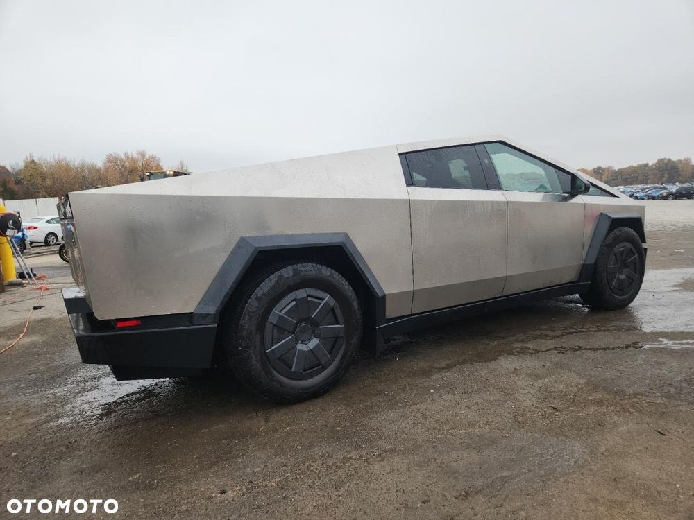 Tesla Cybertruck - 4