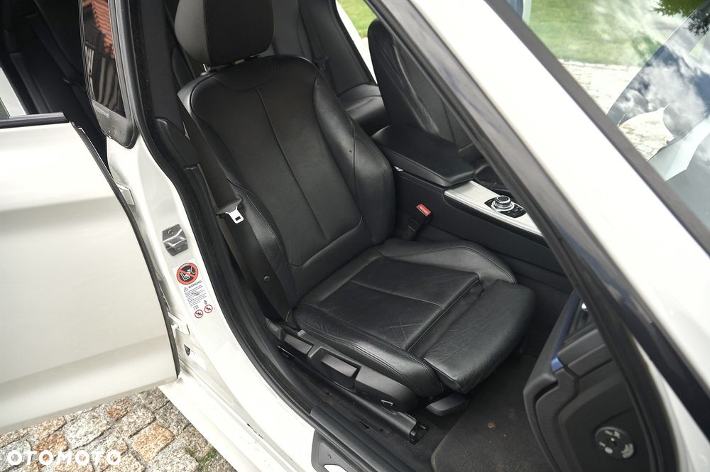 BMW 3GT 320d xDrive Sport Line - 30