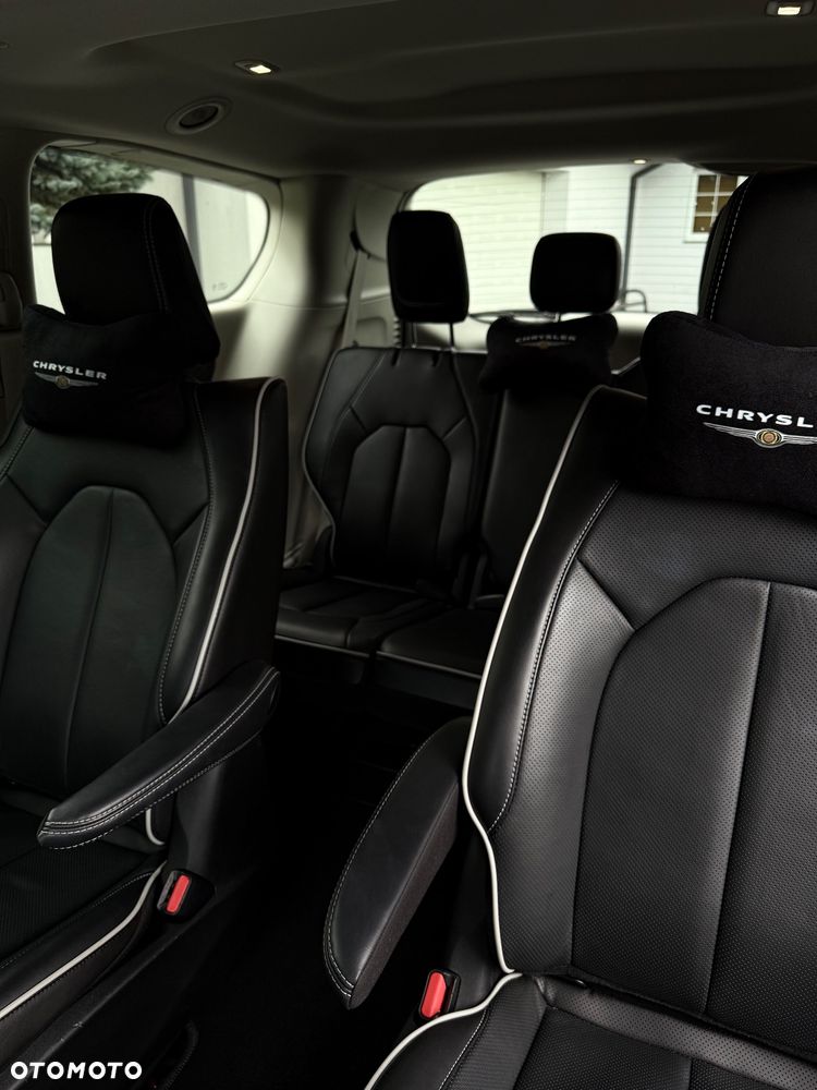 Chrysler Pacifica - 11