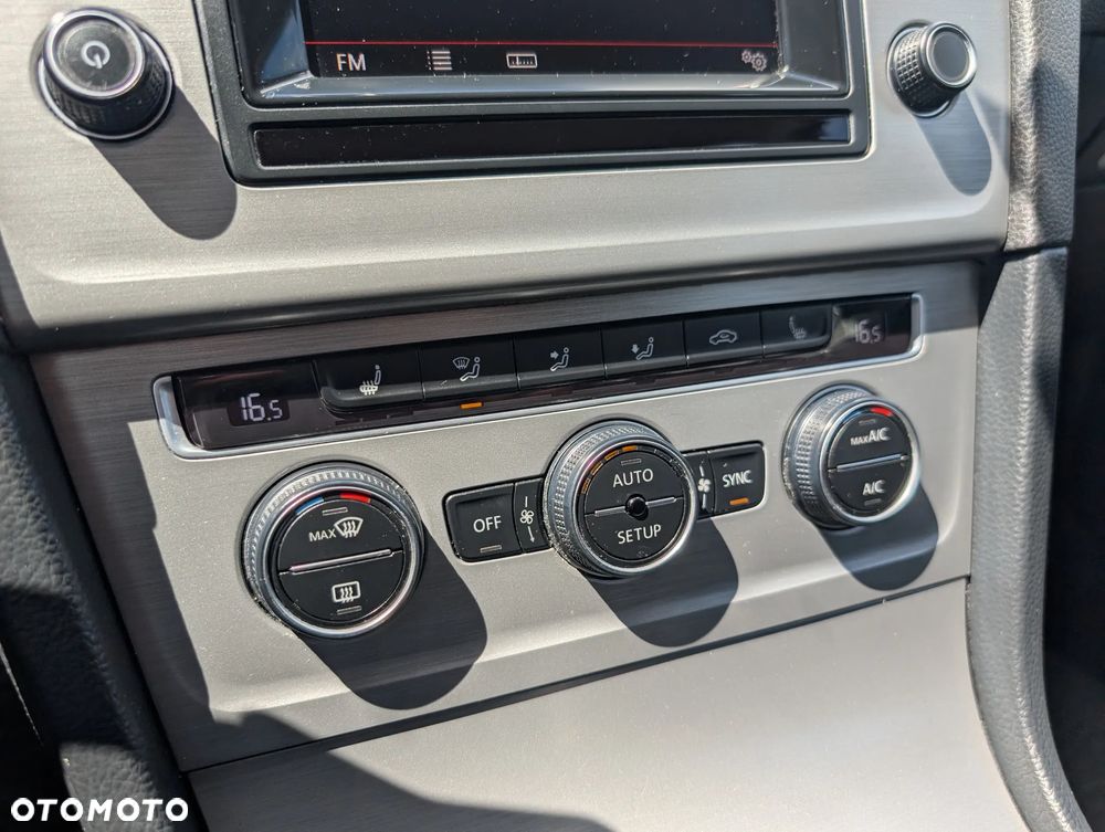 Volkswagen Golf 1.6 TDI BlueMotion Technology Comfortline - 14