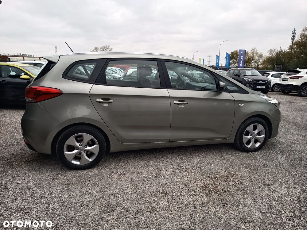 Kia Carens 1.6 GDI Fifa World Cup Edition - 12