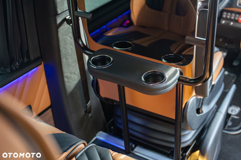 Mercedes-Benz Sprinter 519 - 24