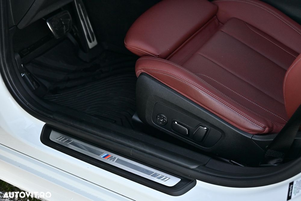 BMW Seria 3 330i xDrive Aut. M Sport - 13