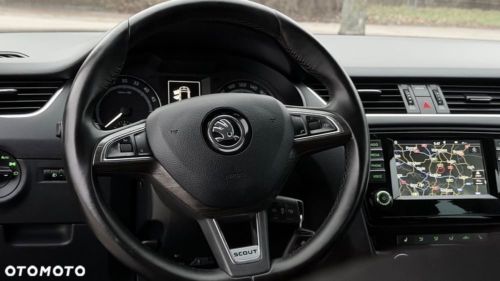 Skoda Octavia 2.0 TDI 4x4 DSG Scout - 26