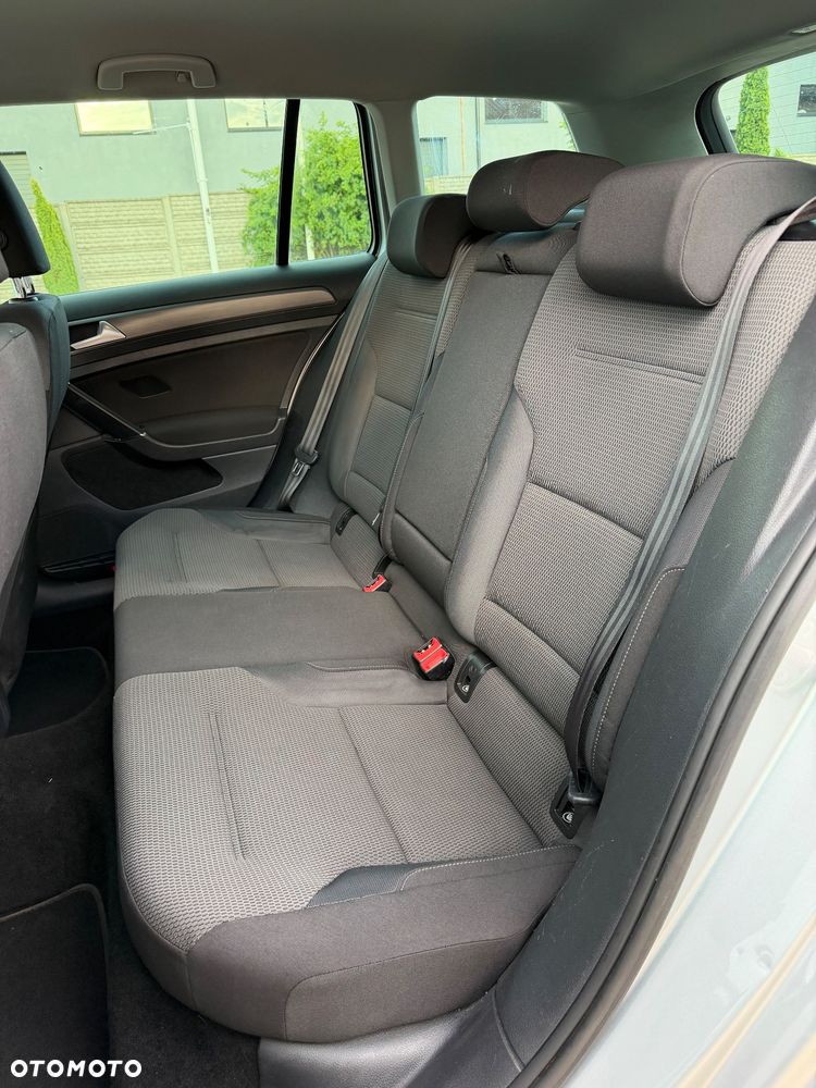 Volkswagen Golf 1.6 TDI DPF Highline - 25
