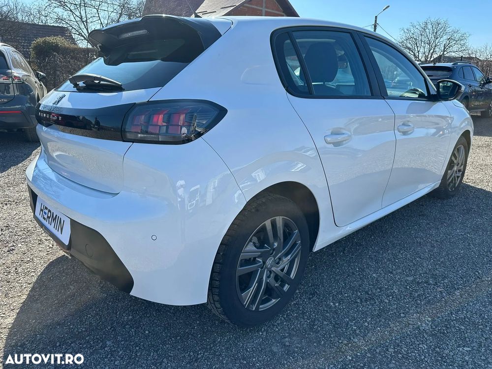 Peugeot 208 1.2 L PureTech STT EAT8 Active - 3