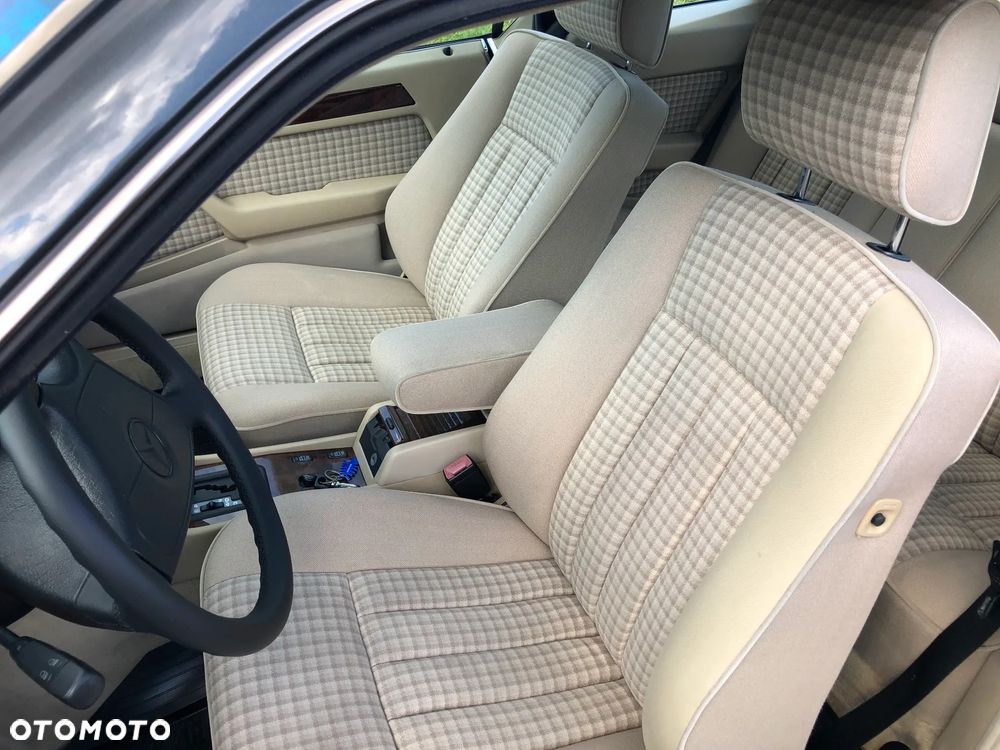 Mercedes-Benz Klasa E - 7