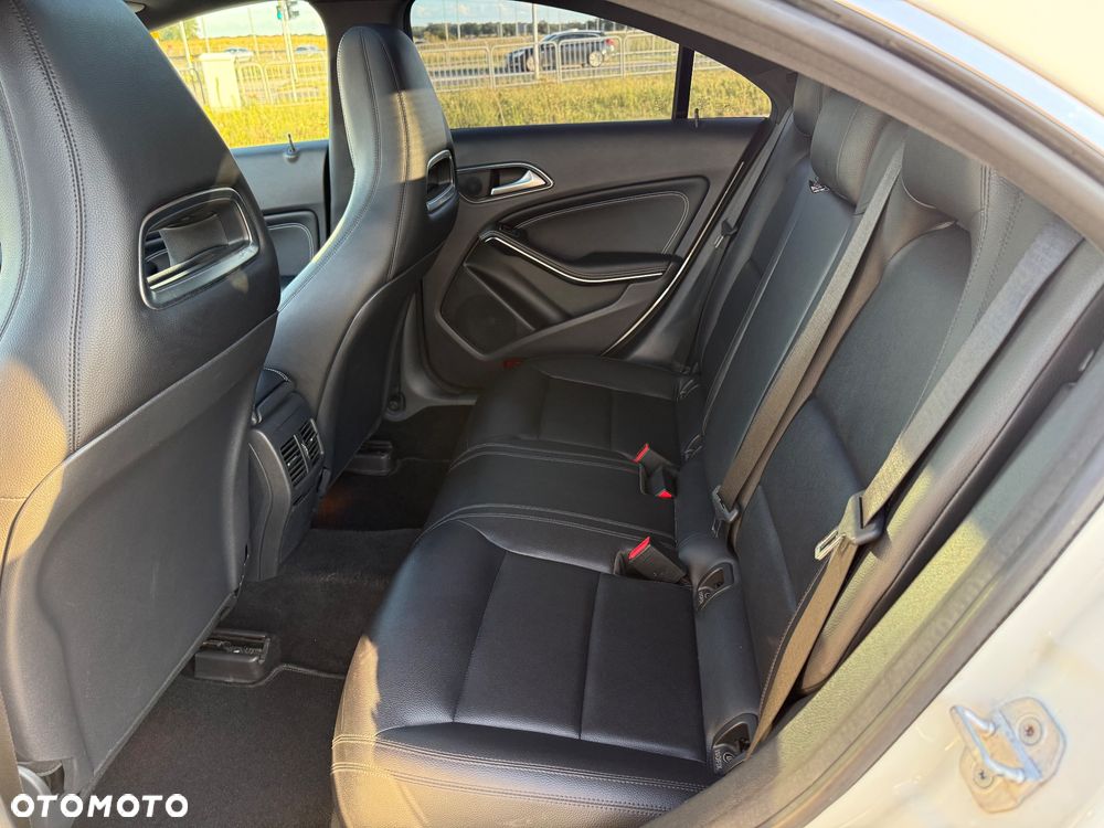 Mercedes-Benz CLA 250 4-Matic - 15
