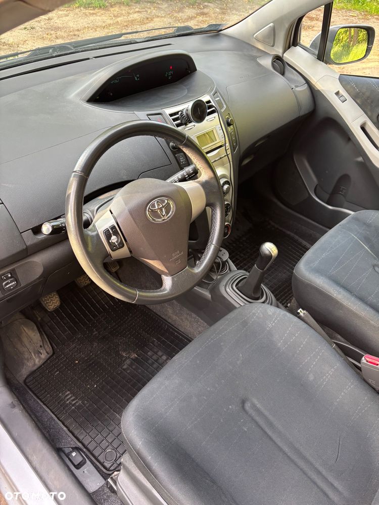 Toyota Yaris - 9