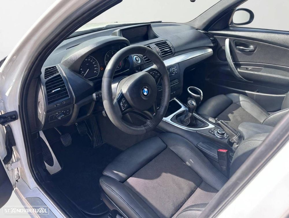 BMW 118 d Pack M - 13