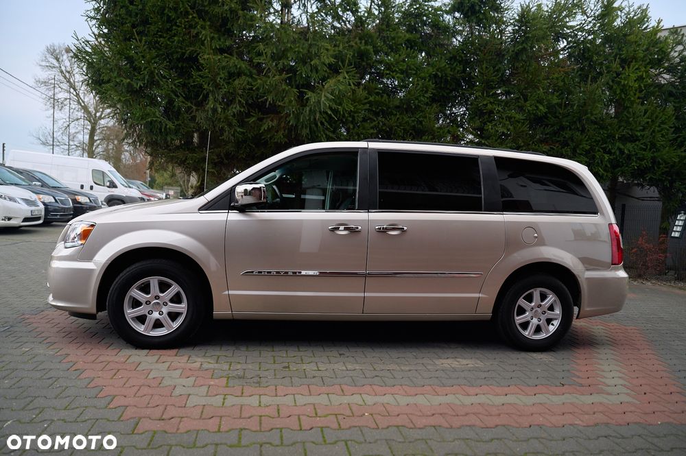 Chrysler Town & Country 3.6 Limited - 8