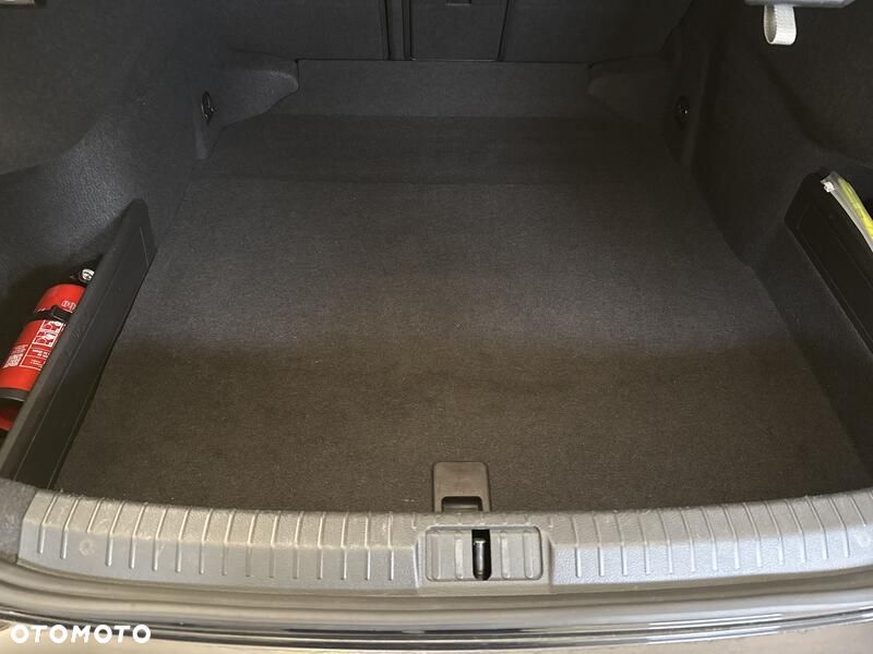 Volkswagen Passat - 22