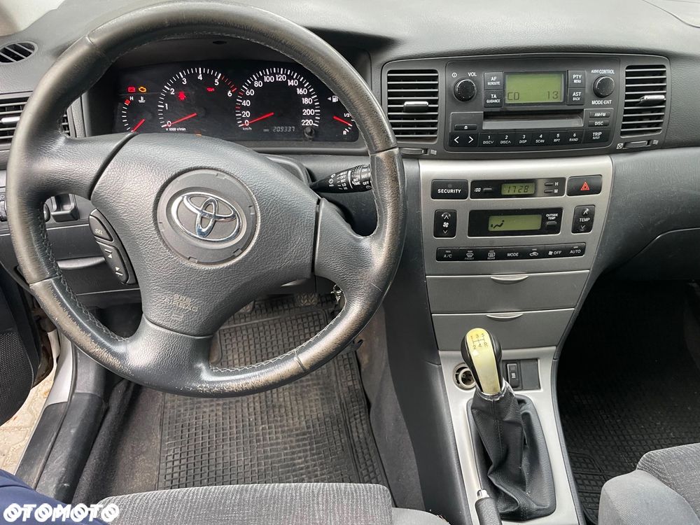Toyota Corolla 2.0 D-4D Sol - 3