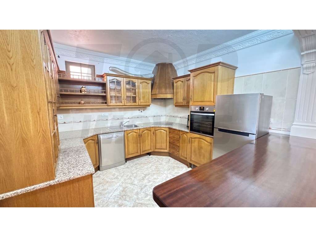 Moradia V5 com Garagem e Terraço em Alte (Loulé) - 515.000€ - Grande imagem: 4/37