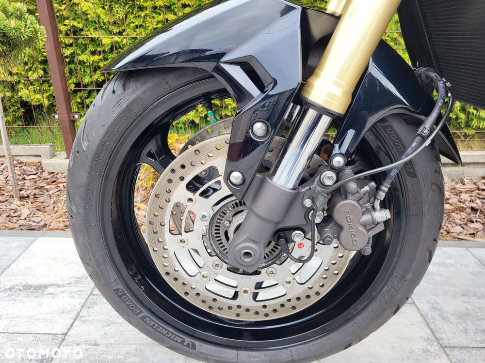 Suzuki GSR - 18