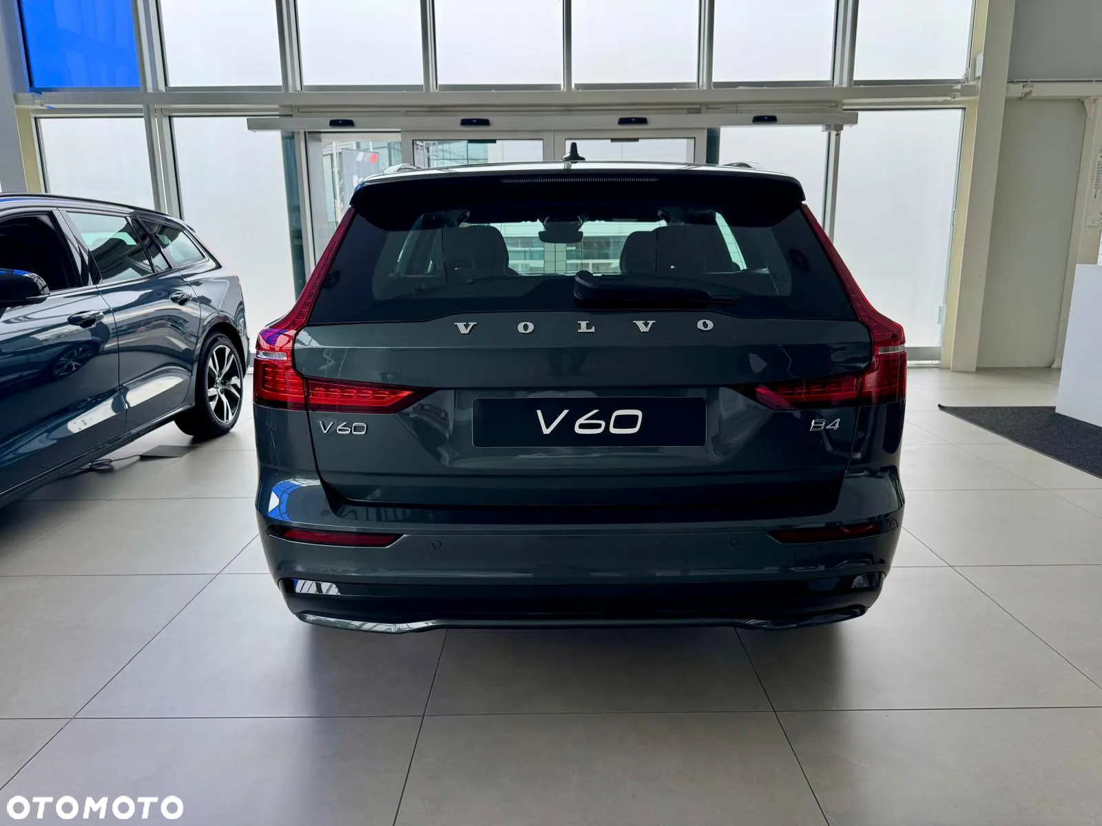 Volvo V60 B4 B Plus Dark - 8