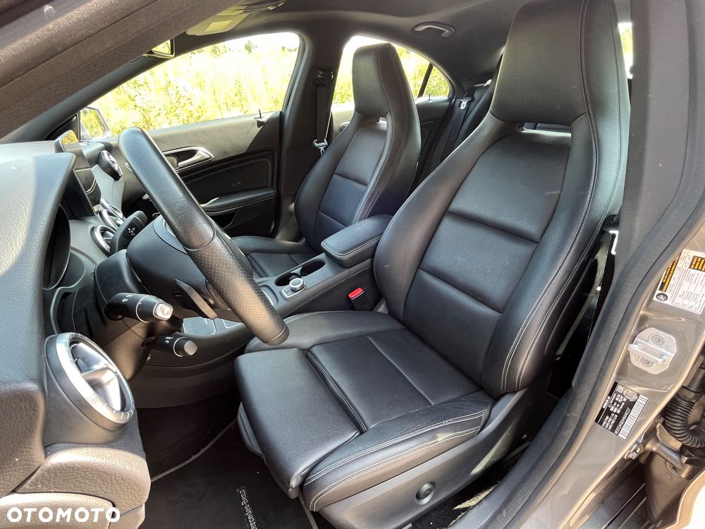 Mercedes-Benz CLA 250 4-Matic AMG Line - 23