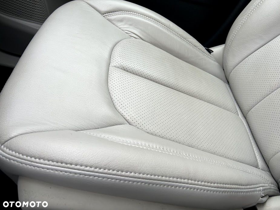 Chrysler Pacifica - 10