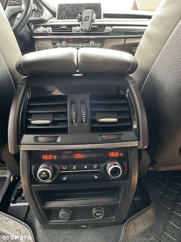 BMW X5 xDrive35i - 7