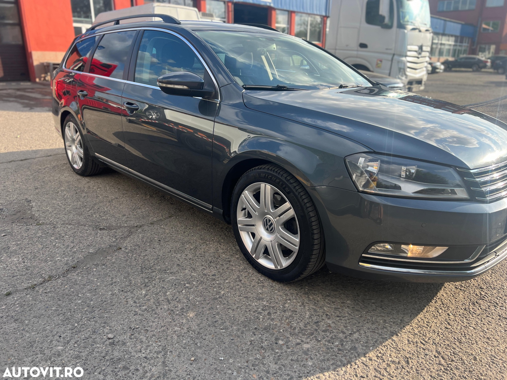 Volkswagen Passat Variant 2.0 TDI Blue TDI DSG Highline - 10