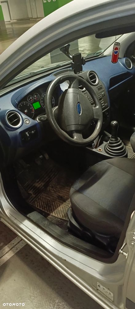 Ford Fiesta ver-1-3-ambiente - 10