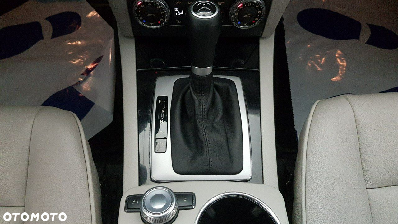 Mercedes-Benz GLK - 24