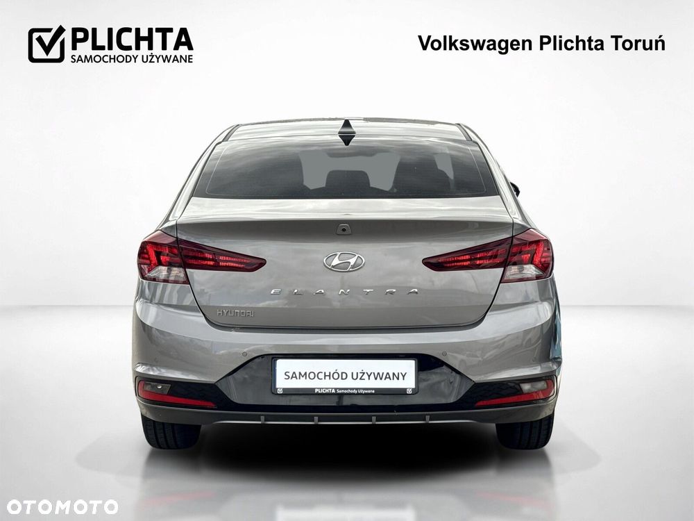 Hyundai Elantra 1.6 Comfort - 8
