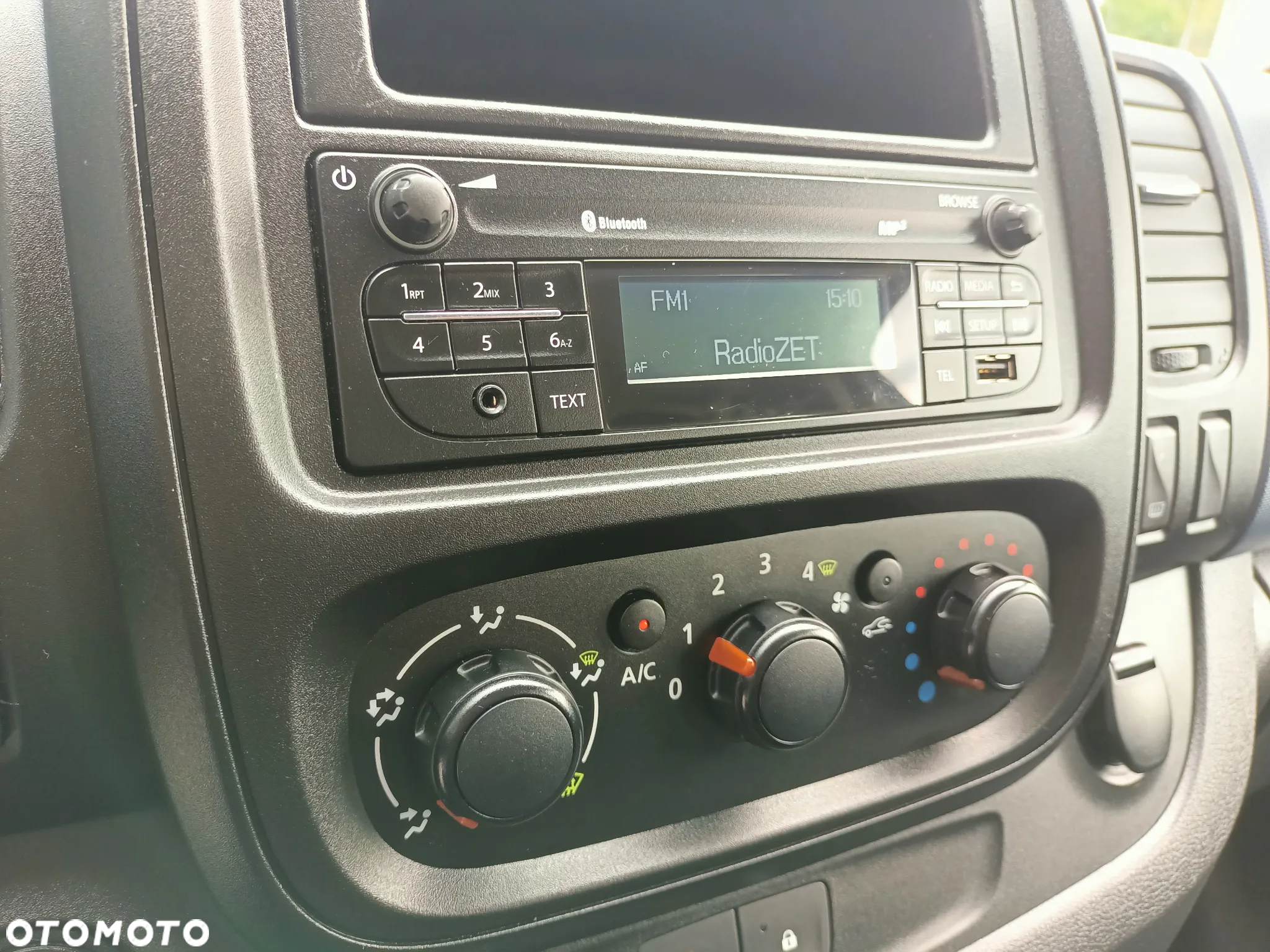 Opel VIVARO 5-cio OSOBOWY LONG - 28