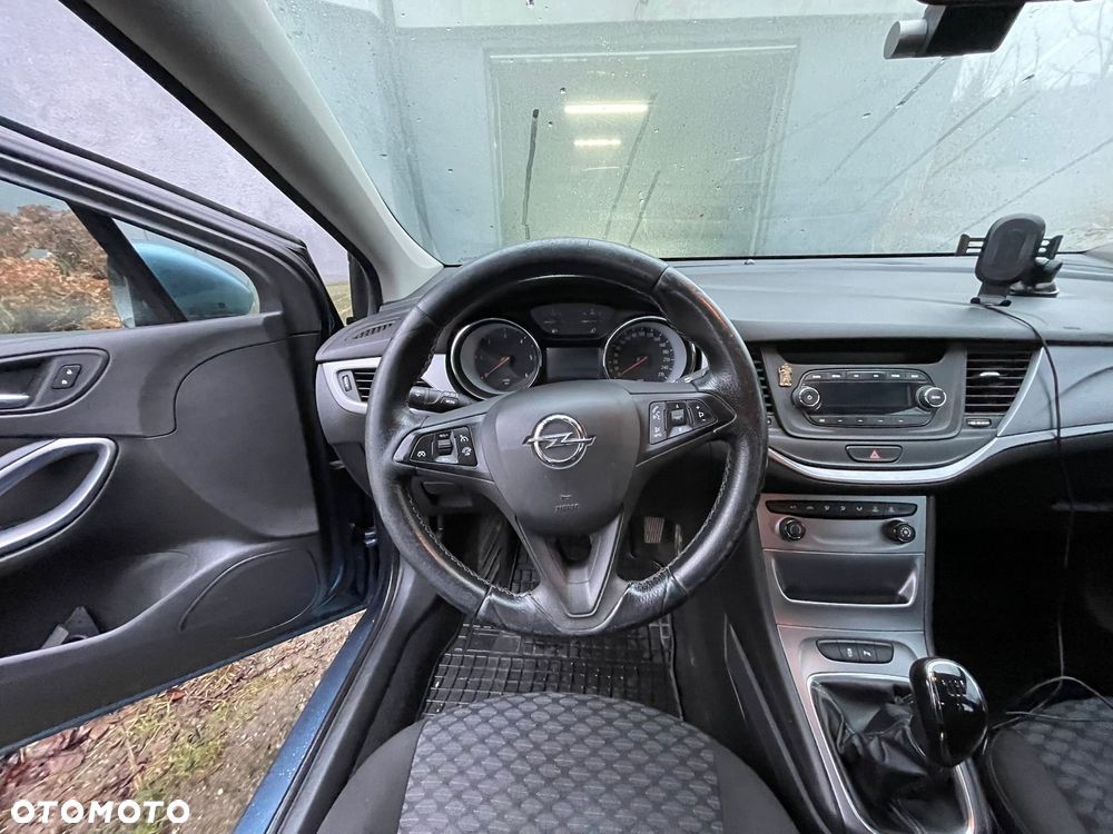 Opel Astra 1.6 CDTI Sport - 11