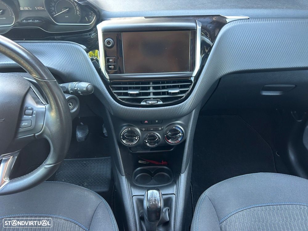 Peugeot 208 1.2 PureTech Active - 11