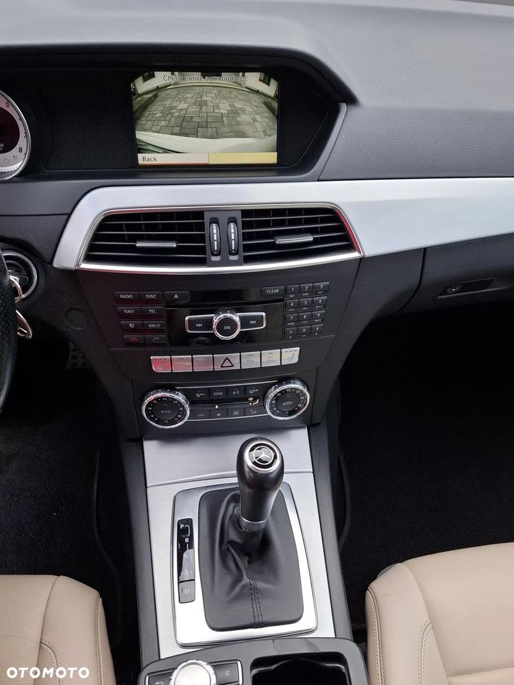 Mercedes-Benz Klasa C 350 BlueEFFICIENCY 7G-TRONIC Edition 1 - 19