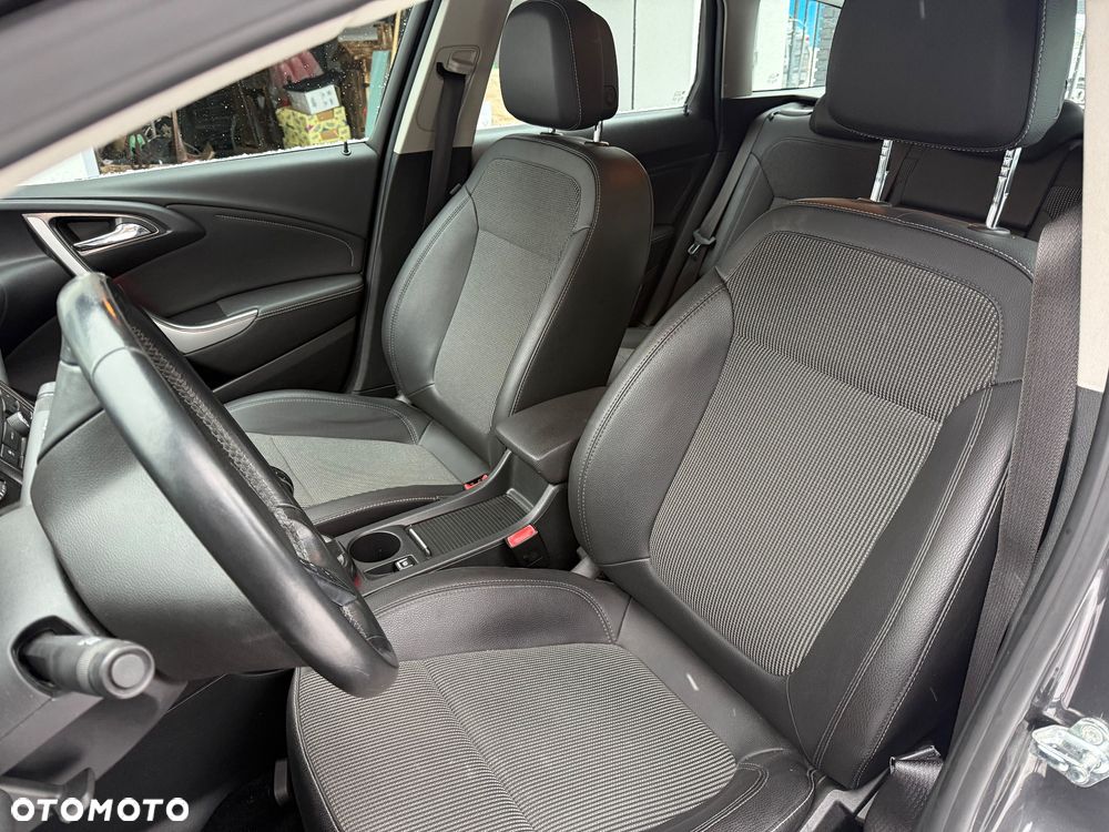 Opel Astra 1.4 T Cosmo - 19